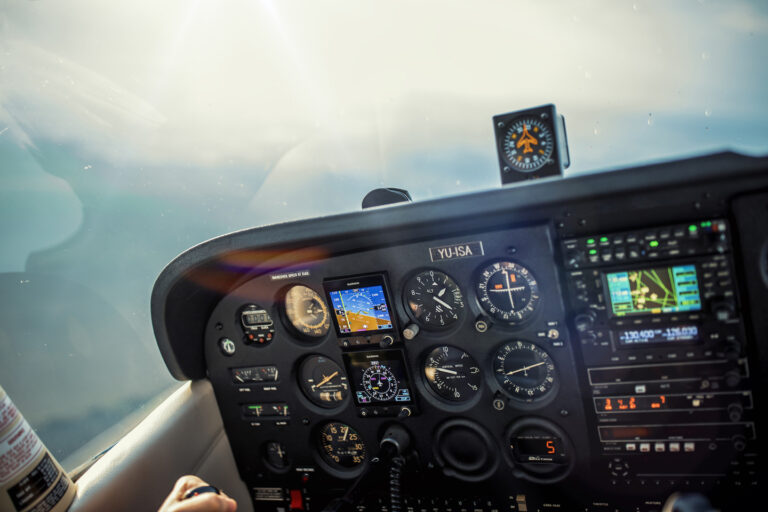YUISA-COCKPIT